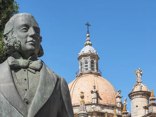 Catedral e monumento de Tio Pepe em Jerez de la Frontera — Fotografia de Stock