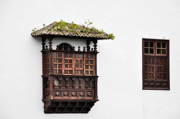 Tipico balcone in legno canarino — Foto Stock
