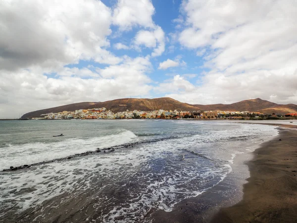 Pohled na Atlantickém oceánu a ve městě Gran Tarajal, Fuerteventura, Kanárské ostrovy — Stock fotografie