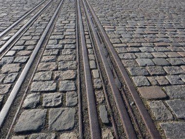 Arnavut kaldırımlı demiryolu parça