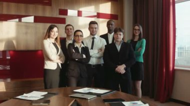 Grup başarı işadamı kamera bakmak