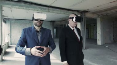 İşadamları 360 derece arabirimini kullanarak oculus yarık içinde