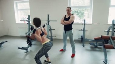 Koç izlerken sporcumuz yapıyor ağız kavgası ile bar