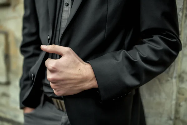 Close-up de homem de terno preto — Fotografia de Stock