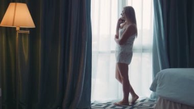 Evet geceliğim güzel kadın