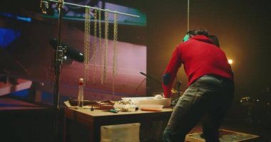 Ses tasarımcıları fabrikadan video için ses oluşturuyorlar