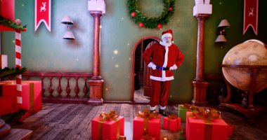Noel Baba sihir atölyesine giriyor.