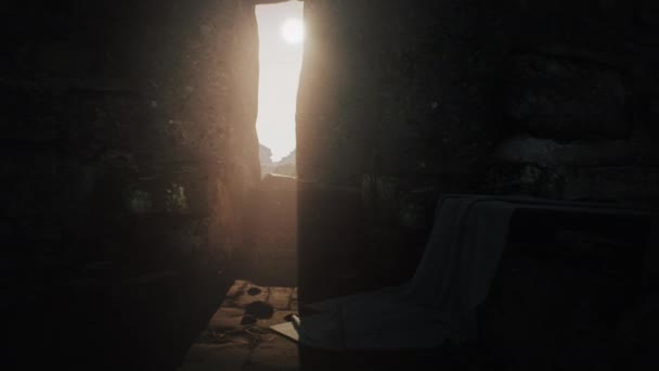 明るく照らされたイエス・キリストの墓 — ストック動画