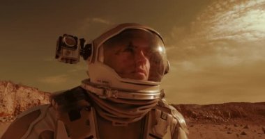 Erkek astronot Mars 'a hayran.