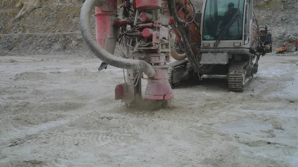 Industriële machines voor het boren van stenen grond — Stockfoto