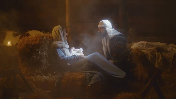 Josef spricht mit Maria nach der Geburt Jesu — Stockfoto