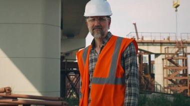 Olgun mühendis inşaat alanında