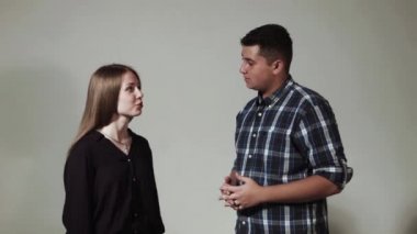 Birlikte genç Hıristiyanlar dua