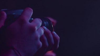 adam konser çekim kamera ile