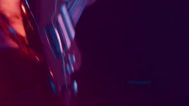 Rock gitarist canlı konser