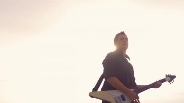 etkileyici gitarist.