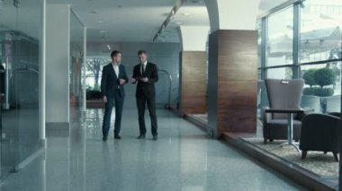 İki ayaklı işadamı