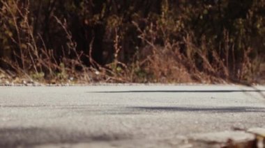 Sonbahar park, closeup koşan kız