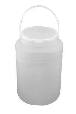 Yoğurt için plastik kova ve beyaz arka planda izole edilmiş yiyecek.