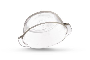 Cam ısıya dayanıklı fırın tavası beyaz arkaplanda izole edildi