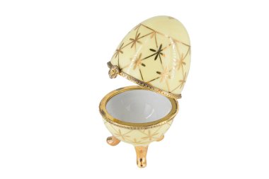 Mücevher Faberge Yumurtası beyaz arkaplanda izole edildi