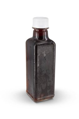 Buzlu kahve şişesi izole edilmiş beyaz arka plan.