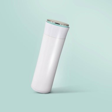 Metal modern termo şişe beyaz arka planda izole