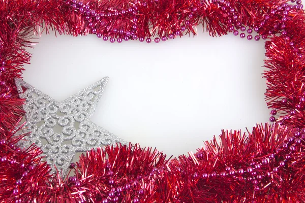 Vánoční dekorace vánoční strom koule izolovaných na bílém pozadí — Stock fotografie