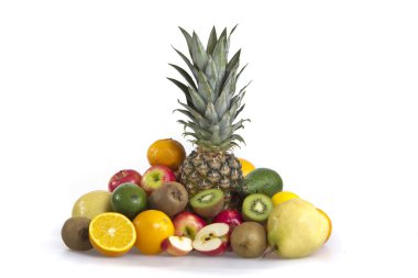 Beyaz arka plan üzerinde izole tropikal meyve