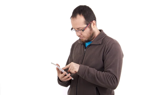 Genç casual giyimli adam manifatura yaptığı telefon