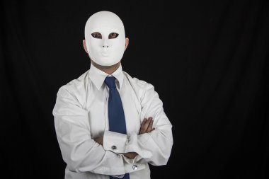 işadamı maskesi, siyah arka plan üzerine izole iş güç takım elbiseli