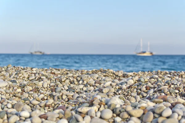 Akdeniz ve çakıl plaj