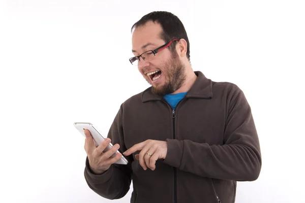 Genç casual giyimli adam manifatura yaptığı telefon