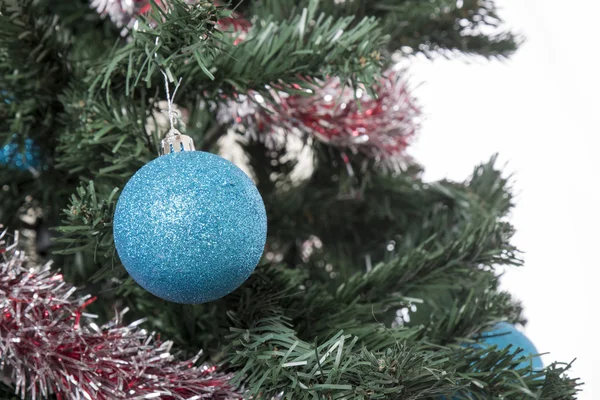 Bolas na árvore de natal close-up — Fotografia de Stock