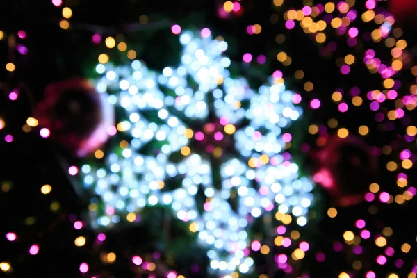 Chrismas gün gece güzel Noel ağacı — Stok fotoğraf