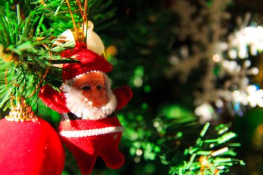 Noel dekorasyonu, çam kozalakları, Hediyelik, baubles, Noel ağacı üzerinde