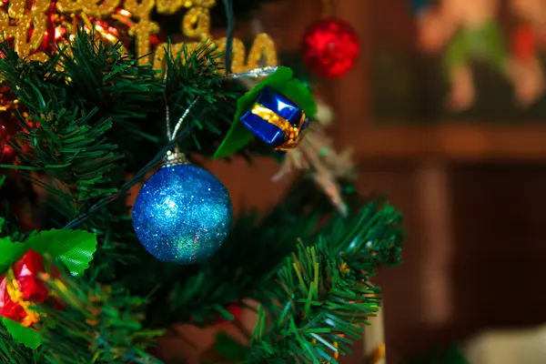 Κουκουνάρια, δώρο, διακόσμηση Χριστουγέννων, στολίδια, χριστουγεννιάτικο δέντρο — Φωτογραφία Αρχείου