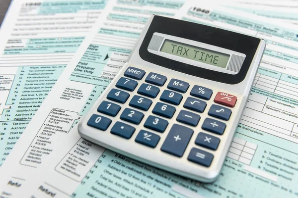 Zeit Für Steuern Bundesformular Mit Stift Und Taschenrechner Schreibtisch Büro — Stockfoto