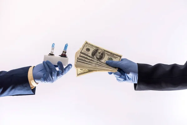Karantina Koşullarında Araba Ampulleri Dolar Banknotları Tutan Coronavirus Elleri Araba — Stok fotoğraf
