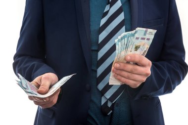 İş adamı tecritte rüşvet verir ya da ödeme yapar. - Evet. 1000 yeni Ukrayna parası