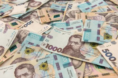 Tasarım için Ukrayna parasıyla arka plan. - Evet. Yeni banknotlar 500 ve 1000. Tasarruf kavramı