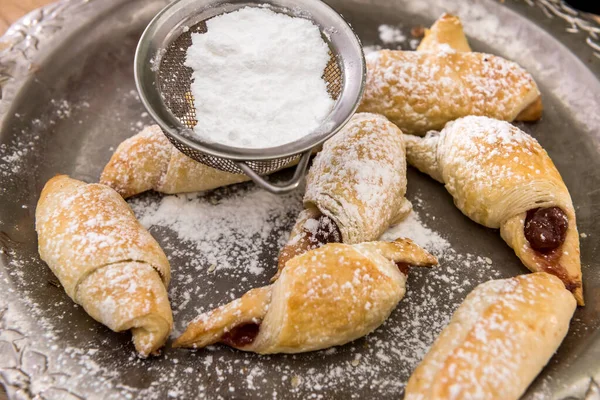 Padaria Pão Fresco Polvilhado Açúcar Fechar Deliciosa Sobremesa Para Jantar — Fotografia de Stock