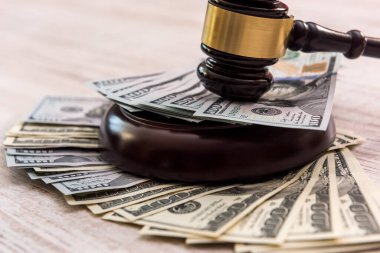 Tahta tokmak bize dolar banknot üzerinde