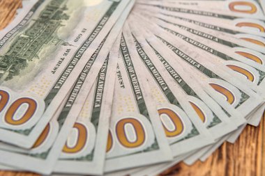 Arka planda Amerikan dolarları var. finansal kavram