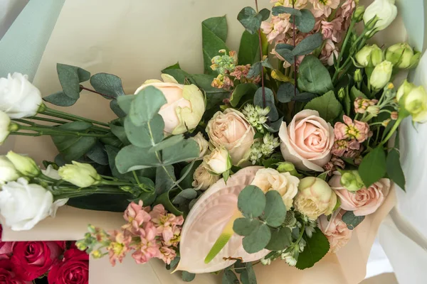 Bouquet Fiori Colorati Vicino Sfondo Cartoline Compleanni Matrimoni San Valentino — Foto Stock