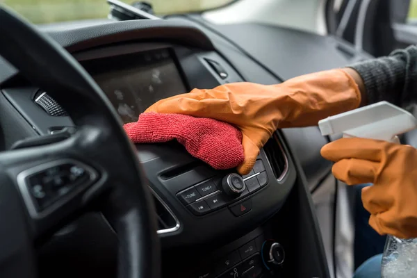 Hand Med Handske Med Våtservett Och Antibakteriell Sprayrengöring — Stockfoto