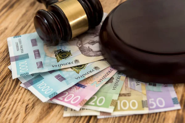 Украинские Деньги Деревянным Молотком Коррупционная Концепция Закон — стоковое фото