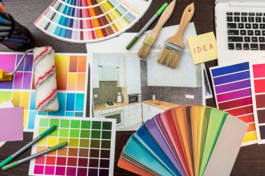 Hepsi ev yapımı iş günü renk örnekleri ve defter evi boya fırçası için. 