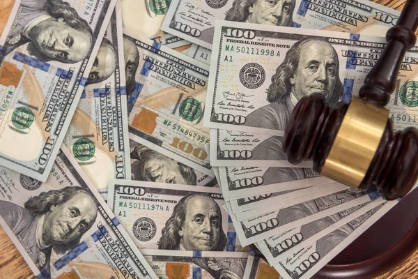 Martelo Madeira Notas Dólar Conceito Justiça Finanças — Fotografia de Stock