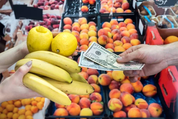 Buying Fruit Supermarket Buyer Gives Cash Purchase Dollar Hand — Stock Photo, Image